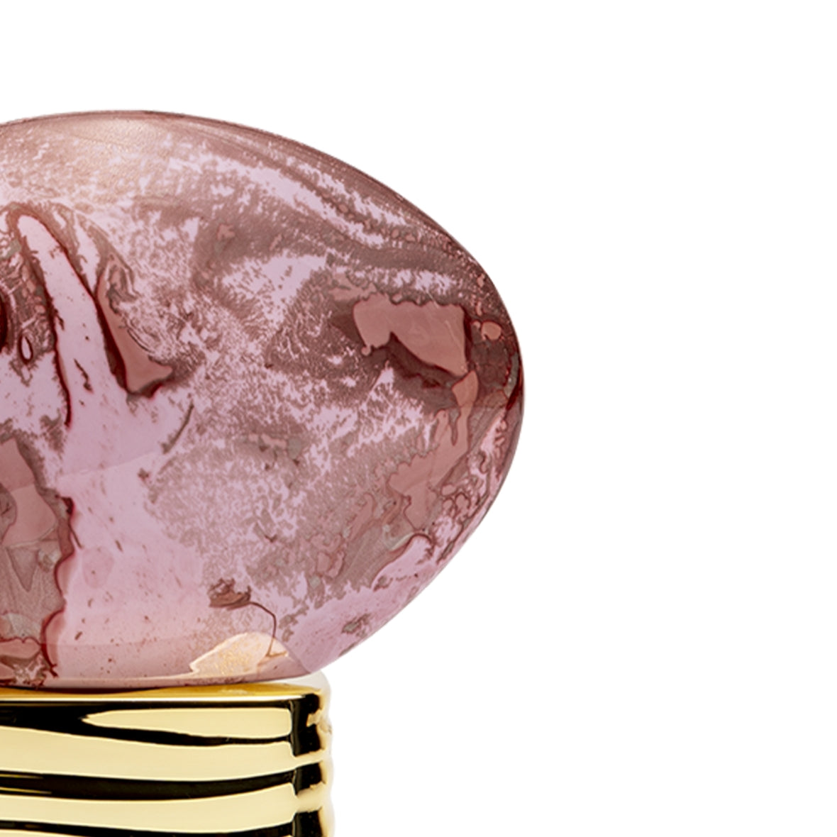 Empathy by The House of Oud – détail du flacon marbré à la main
