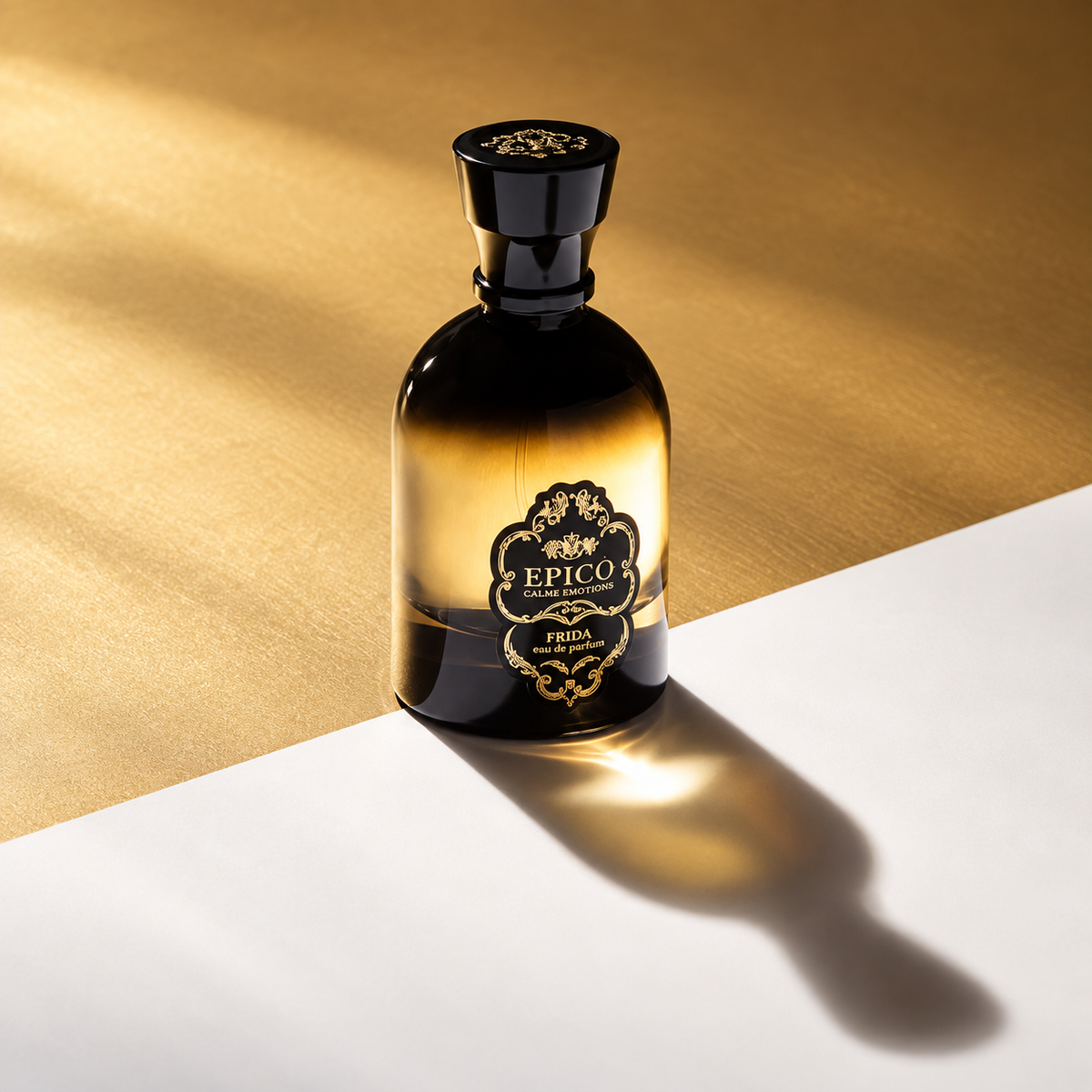 Frida d'Epicò, eau de parfum 100 ml, flacon en mise en scène.