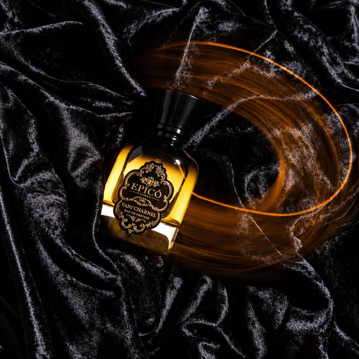 Vani Charnel d'Epicò, eau de parfum 100 ml, flacon en mise en scène.