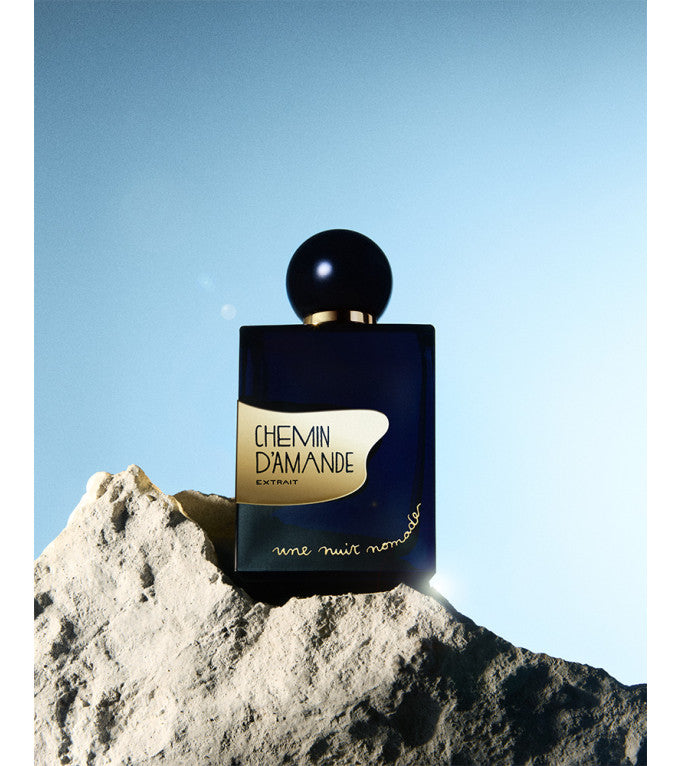 CHEMIN D'AMANDE Extrait