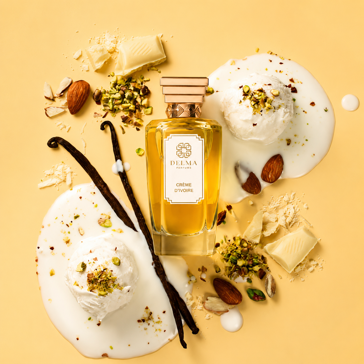 Crème d'Ivoire de Delma Parfums, extrait de parfum 100 ml, mise en scène avec vanille, amandes, pistaches, chocolat blanc et crème.