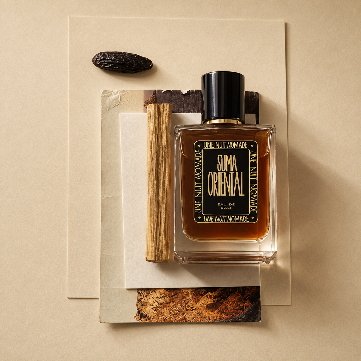 Suma Oriental Une Nuit Nomade Eau de Parfum mise en scène boisée avec fève tonka