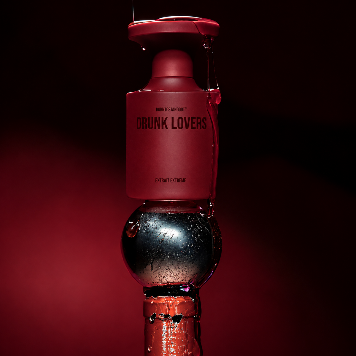Drunk Lovers Extrait Extrême de Born to Stand Out, extrait extrême, mise en scène du flacon.
