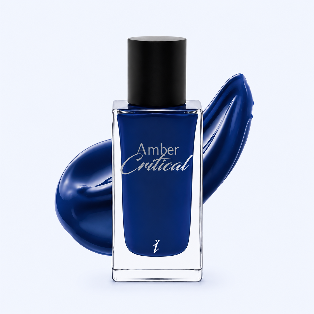 YZKINE Amber Critical Eau de Parfum 50 ml dans une composition artistique bleu profond avec forme abstraite brillante