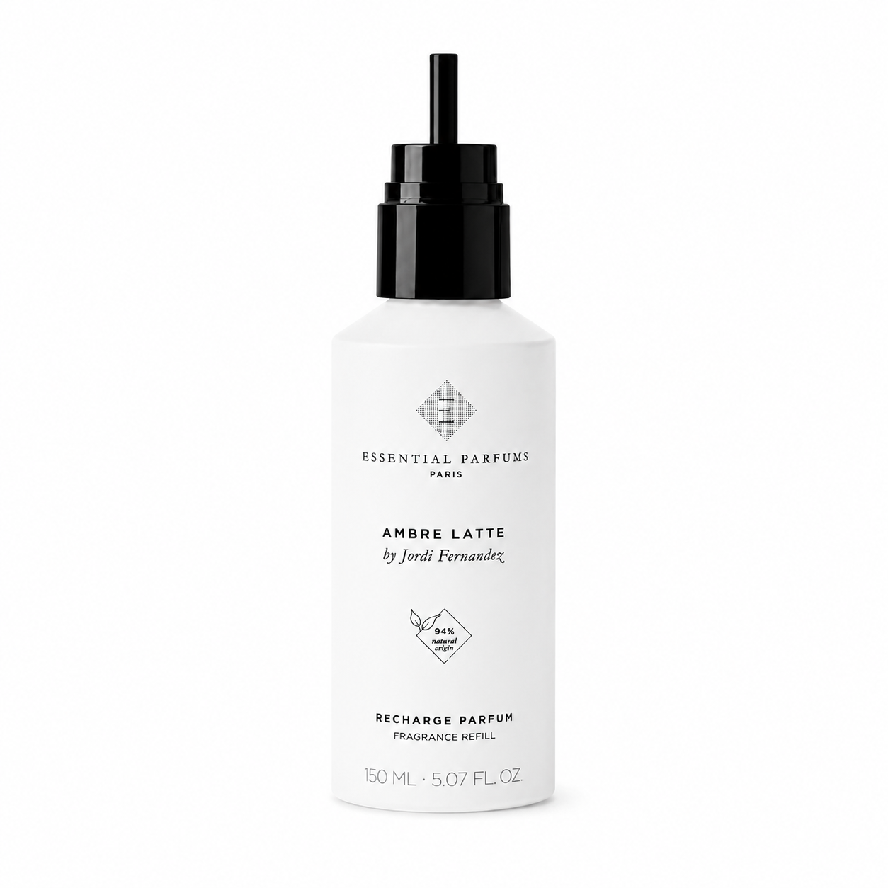 Recharge Ambre Latte d'Essential Parfums 150 ml, flacon recharge de face avec pompe noire sur fond blanc.