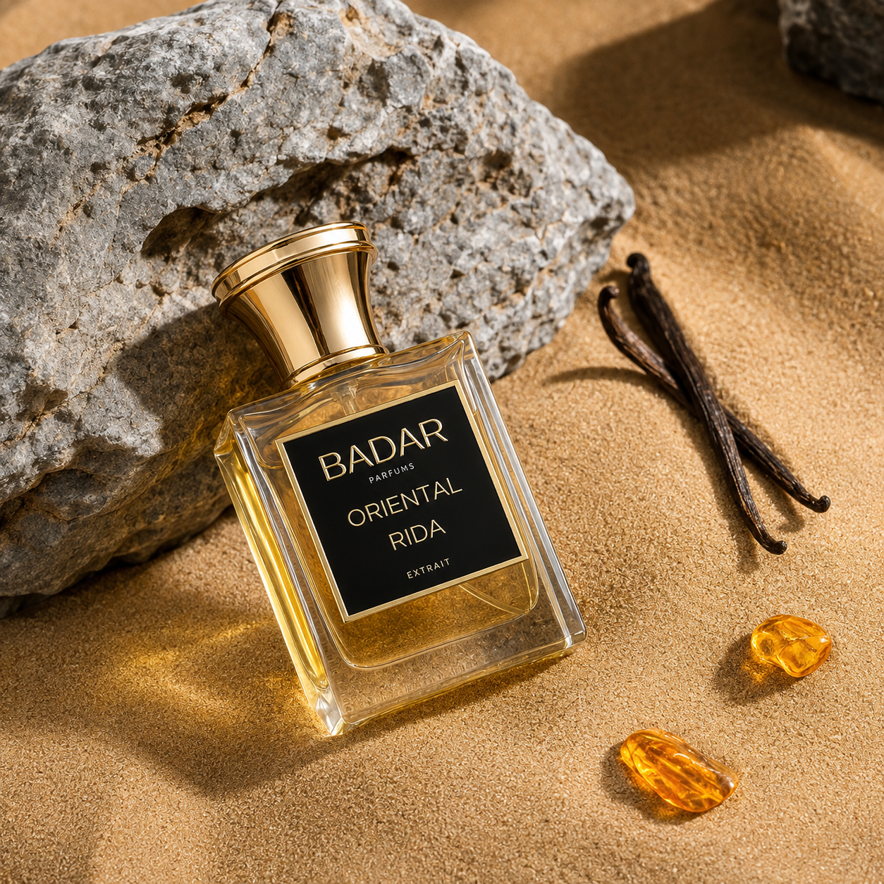 Oriental Rida de Badar, extrait de parfum 50 ml, mise en scène évoquant le magnolia et les bois orientaux.