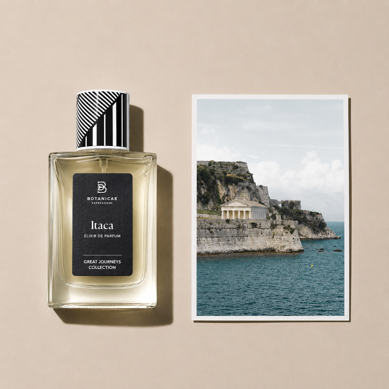 Itaca de Botanicae, élixir de parfum 75 ml, mise en scène évoquant l'île d'Ithaque et le sel de mer.
