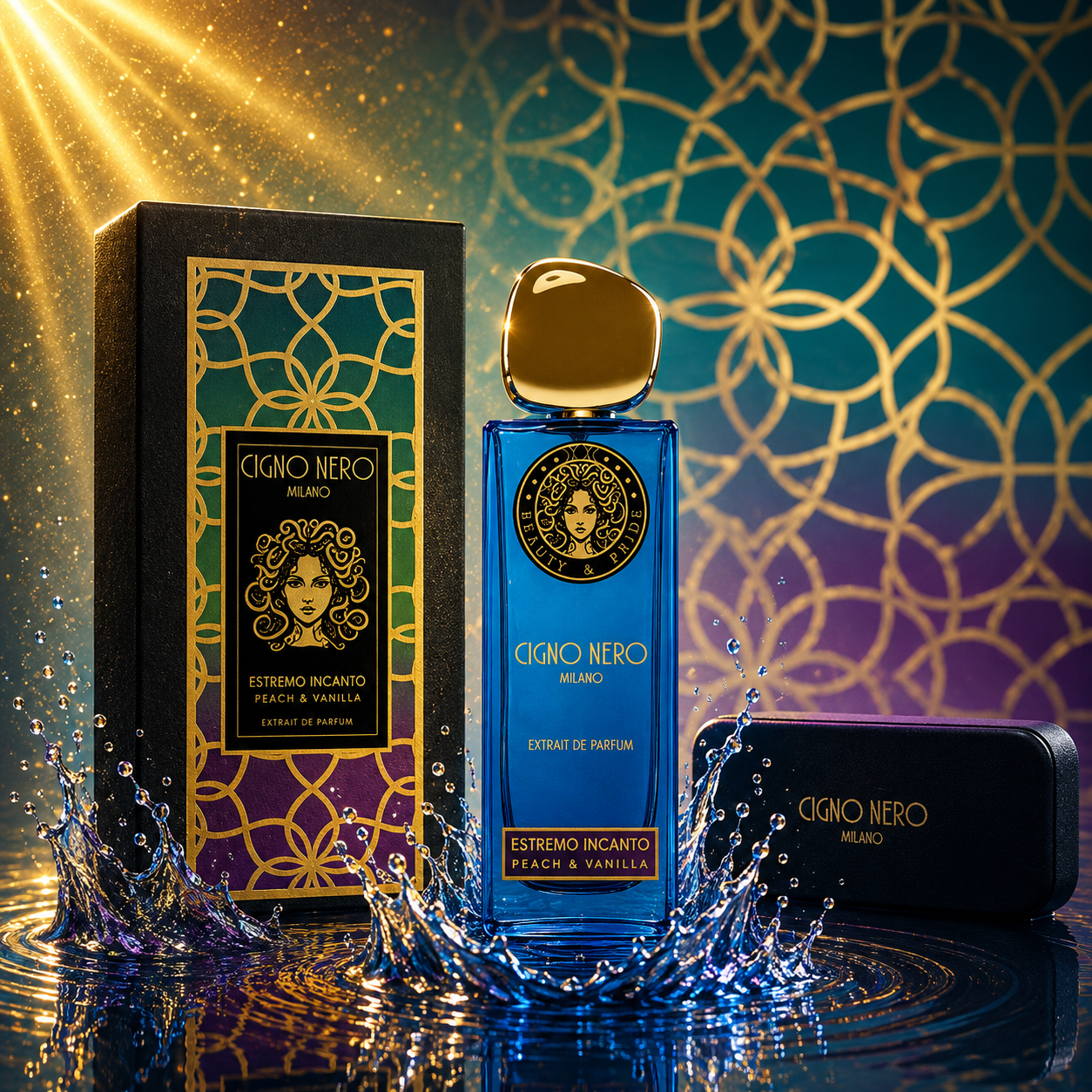 Flacon Estremo Incanto Peach & Vanilla Extrait de Parfum Cigno Nero Milano avec son coffret dans un décor aquatique bleu et doré.