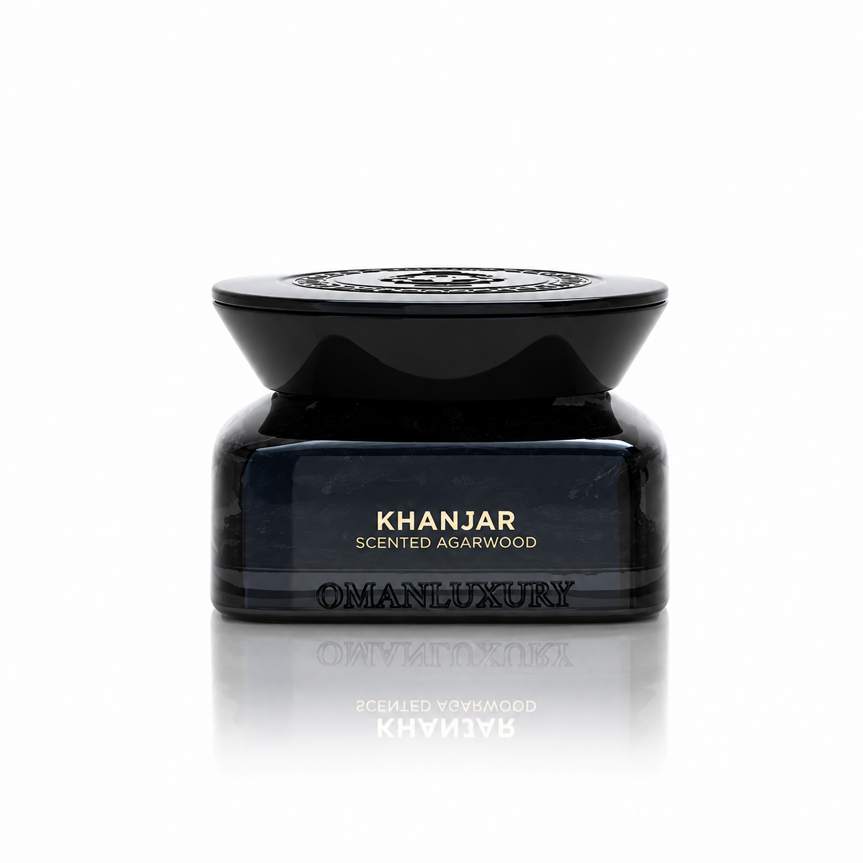 Khanjar Scented Agarwood by Oman Luxury boîte d'encens sur fond blanc