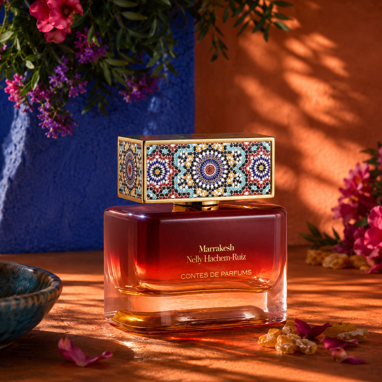 Marrakesh Contes de Parfums eau de parfum 100ml dans un décor inspiré des palais marocains avec mosaïques colorées et lumière dorée.