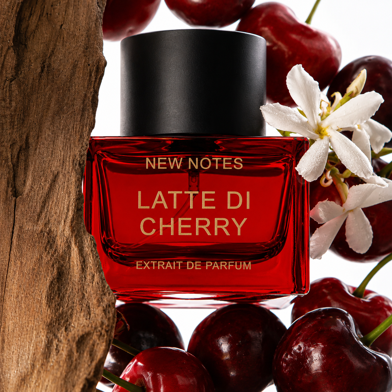 Latte di Cherry de New Notes, extrait de parfum, flacon en mise en scène.