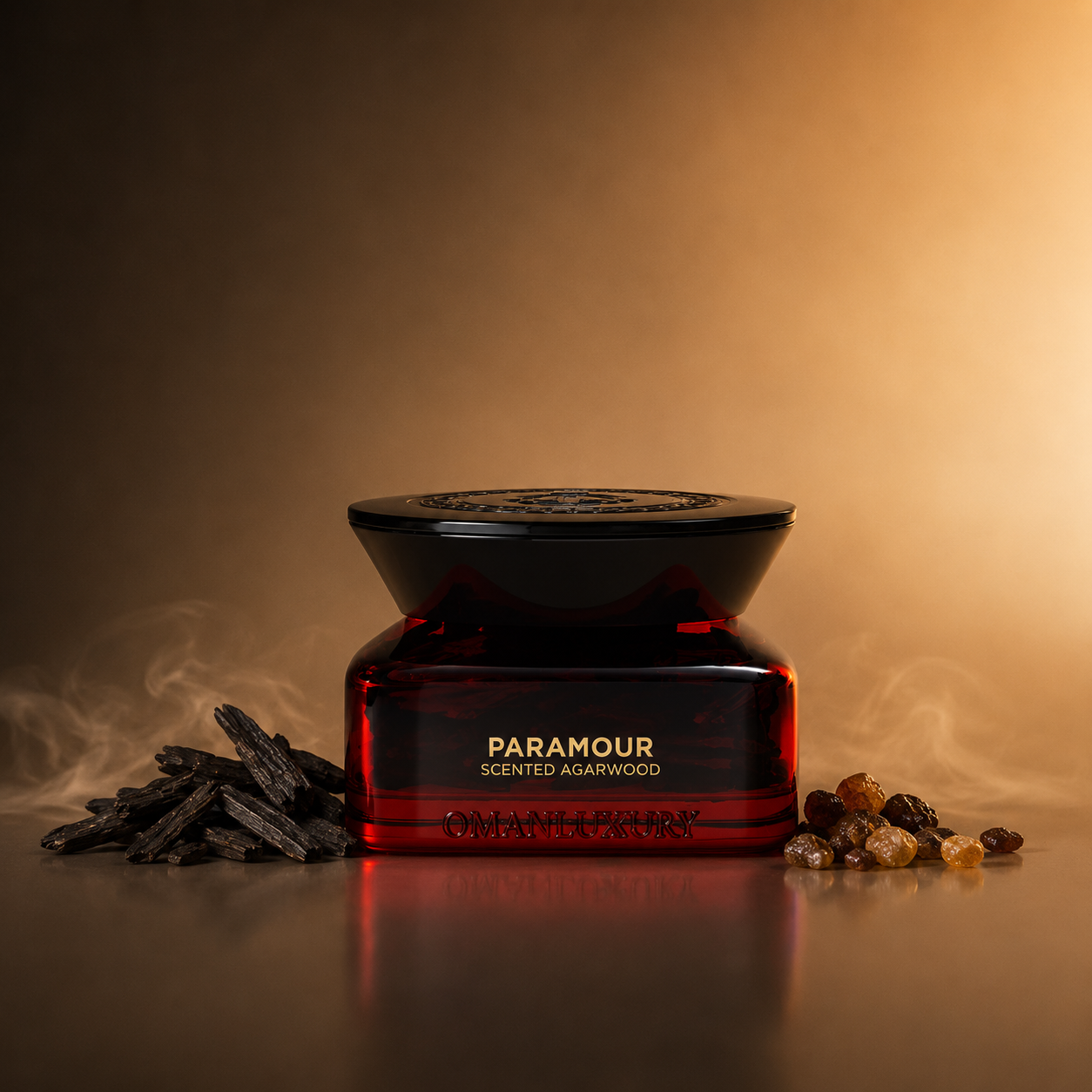 Paramour Scented Agarwood by Oman Luxury boîte d'encens avec bois d'agar et résines naturelles sur fond chaleureux