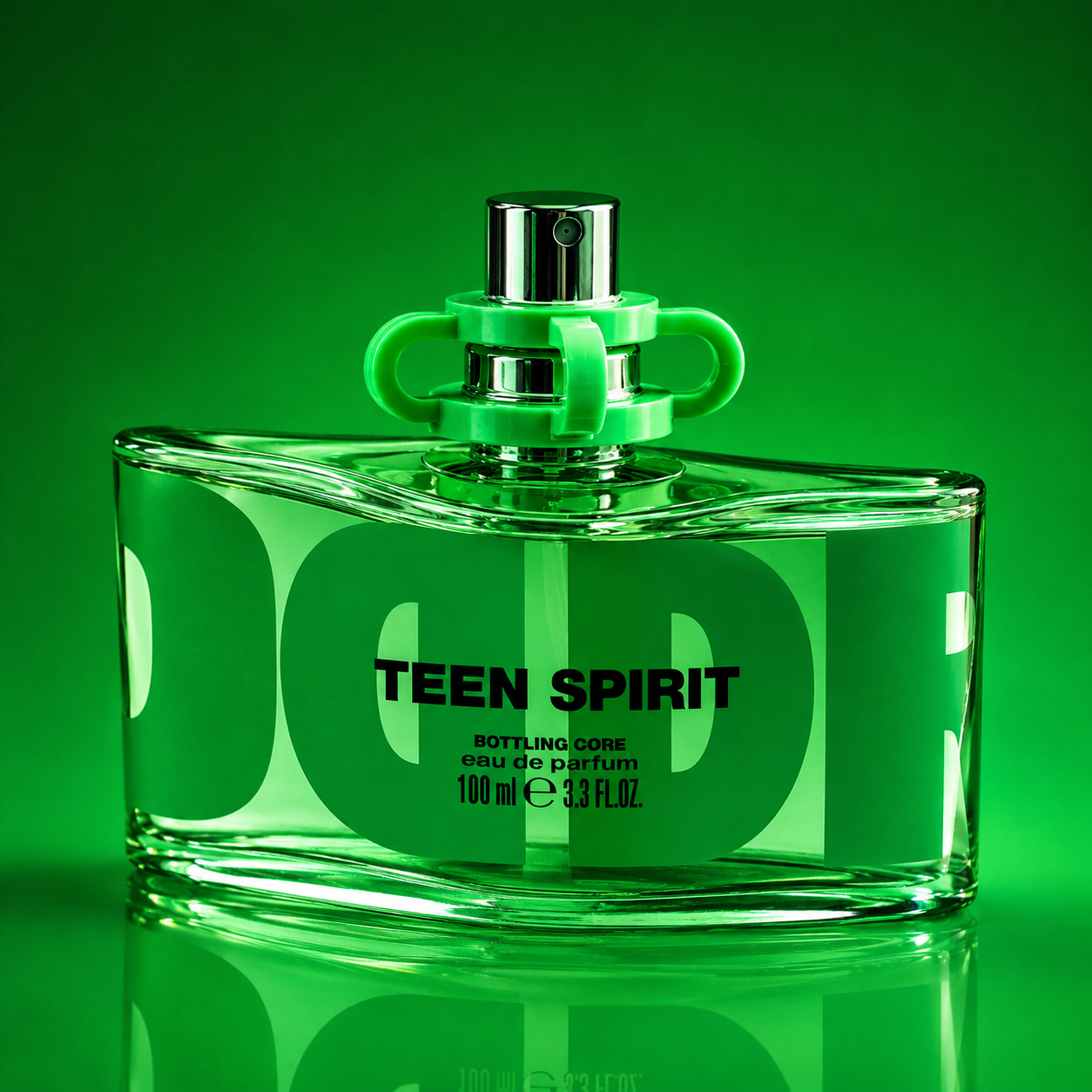 Teen Spirit de Double Dragon, eau de parfum 100 ml, visuel artistique évoquant la pêche et l'accord de bambou.